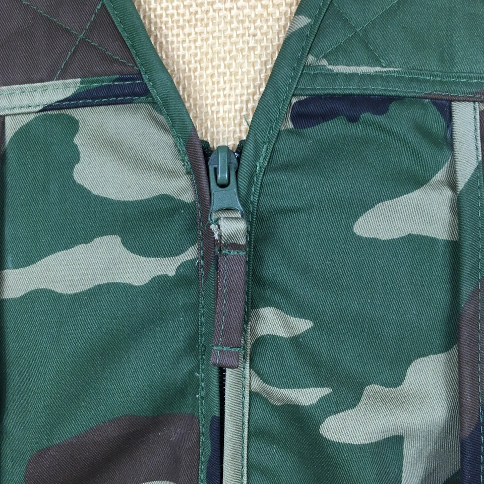Master Sportsman Woodland Green Camouflage Vest Mens Medium Pockets Full Zipper - Image 3 of 4