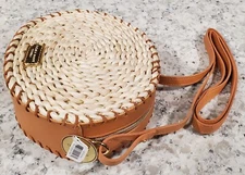 Bath & Body Works Straw Round Crossbody Purse Cosmetic Bag Boho Woven Zippered