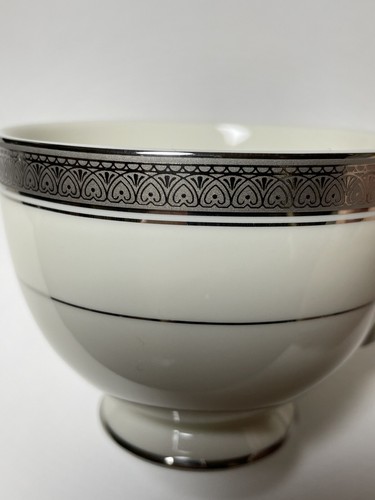 Mikasa Palatial Platinum Teacup and Saucer Set of 4 Footed L3235 - Picture 4 of 7