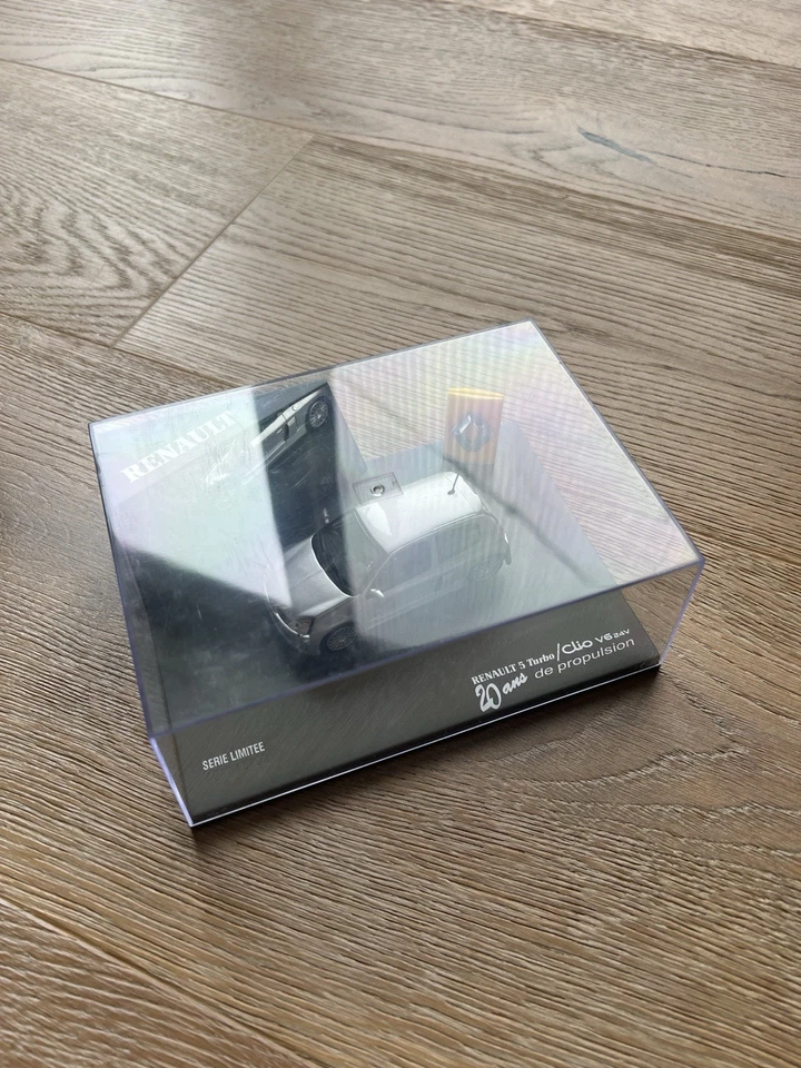 Renault Clio V6 Modellauto 1:43 Serie Limitee 4230/5000 Sammlermodell - Bild 3 von 3