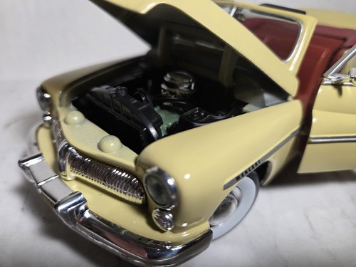 NEW! Classic Metal Works, 1949 Mercury Convertible, Calbash Yellow, 1:24 Diecast - Picture 3 of 12