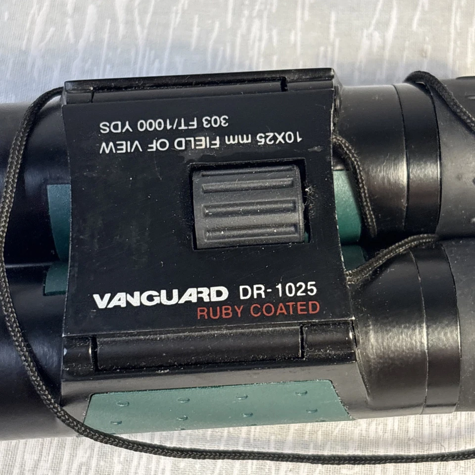 Vanguard DR-1025 Compact Binoculars 10x25mm Ruby Coated. Case Not Included. - Image 2 of 4