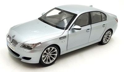 Kyosho 1/18 Scale Diecast 80 43 0 391 747 - BMW M5 - Silver | eBay