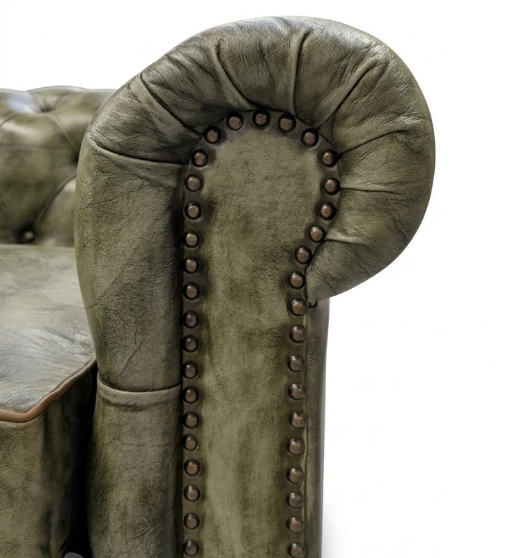 Poltrona Chesterfield Club in VERA PELLE Verde Capitonné con Borchie Salotto Pub, fotografia 5 di 16