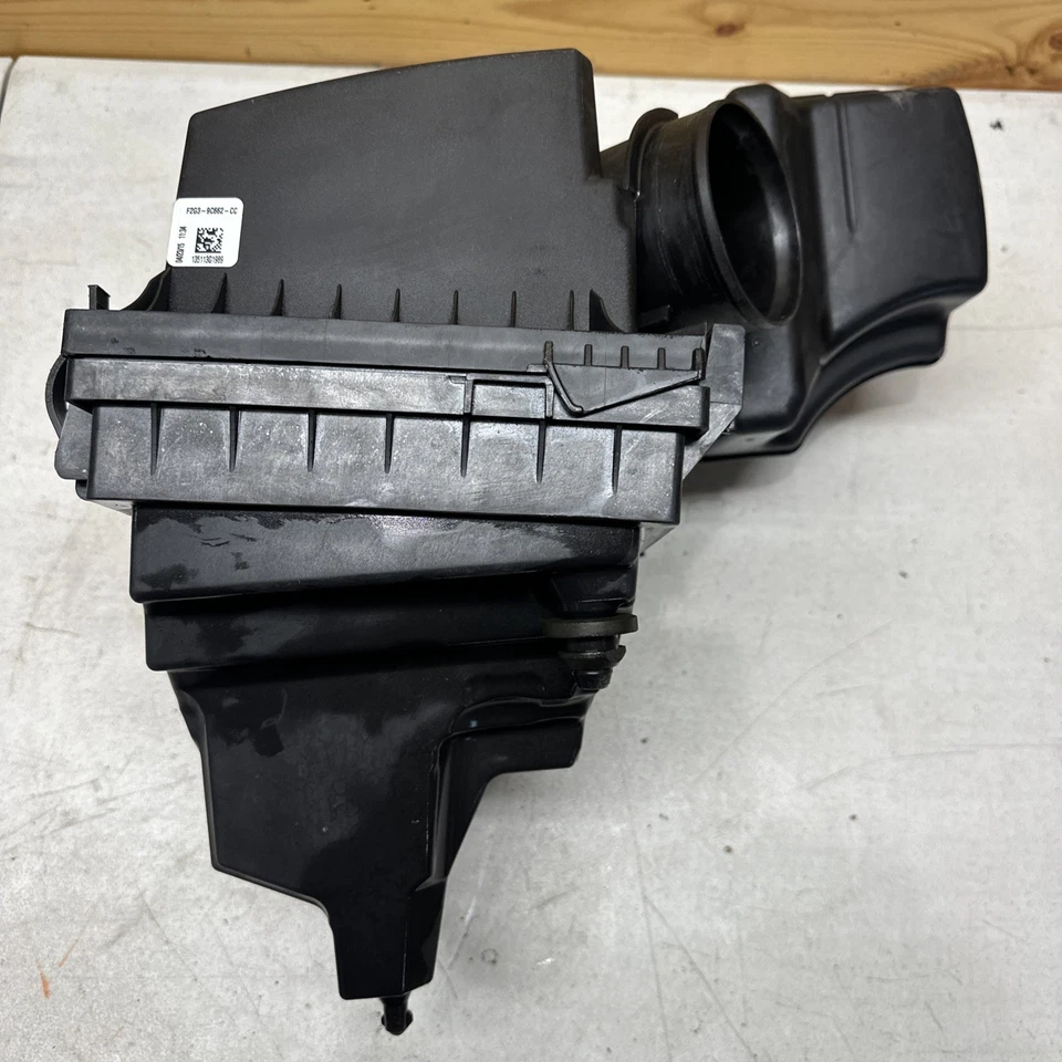 Conjunto de carcasa de caja de filtro de aire de admisión Ford Edge 2015-2024 (3,5 L) Foto 2 de 4