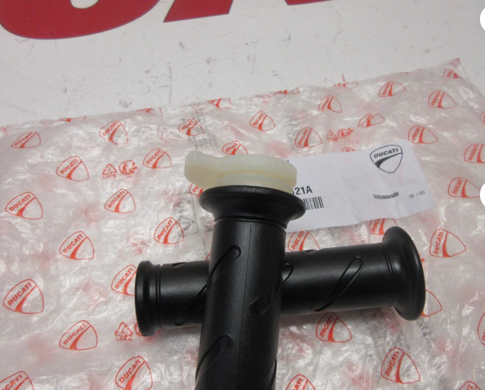 Ducati grip set throttle grips Supersport Monster 748 916 996 998 65620121A - Image 2 of 4