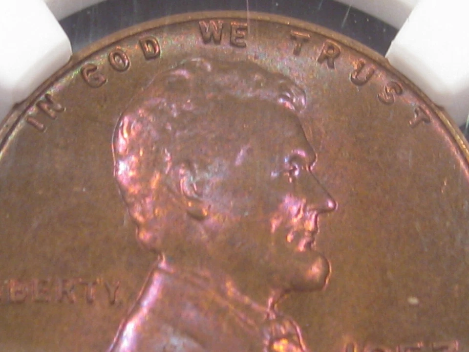 BU Rainbow/Pinkish Toned 1957 Lincoln Penny NGC MS65BN. #72 - Image 3 of 4