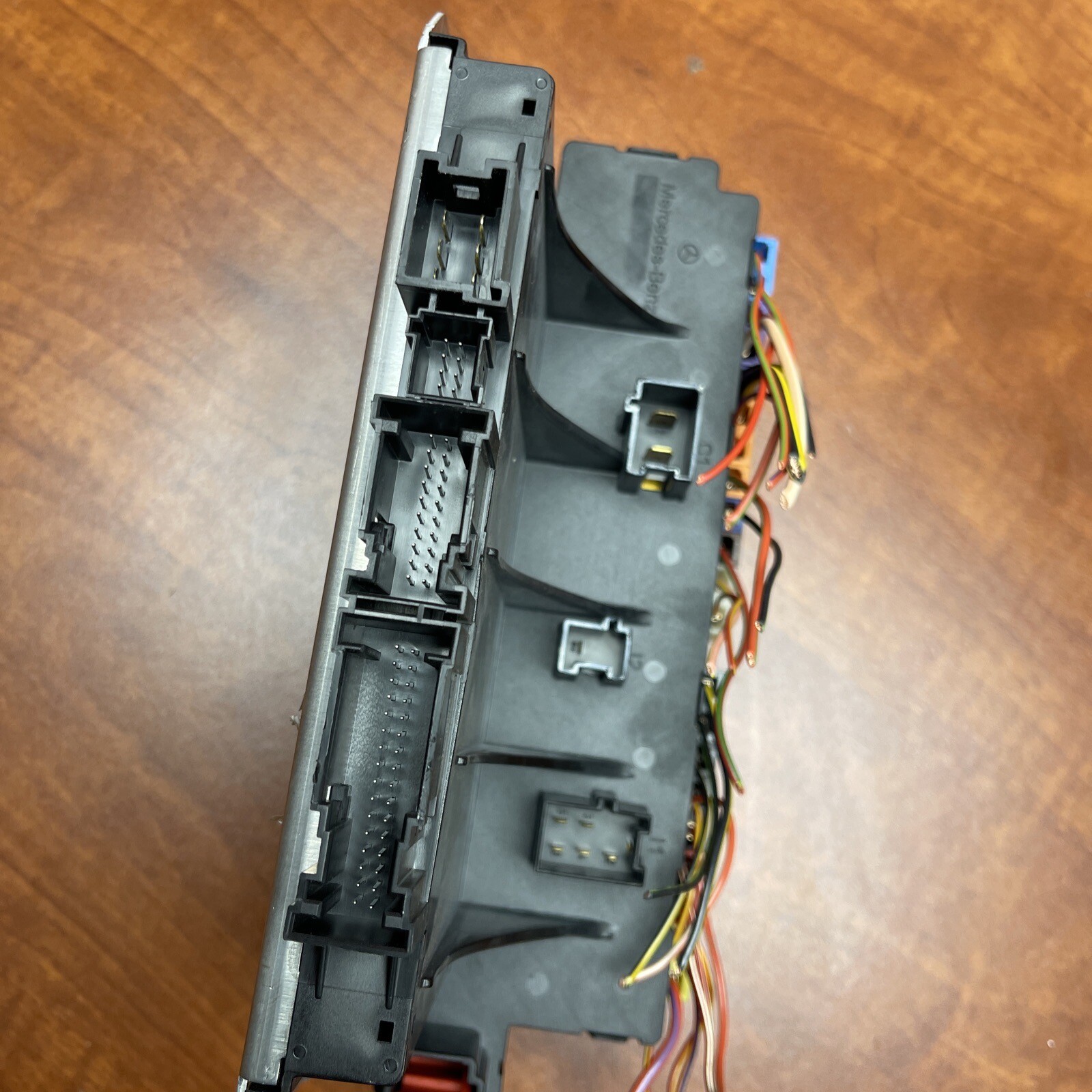 03-12 Mercedes R230 SL500 SL55  Front Left SAM Fuse Box Control Module OEM #55