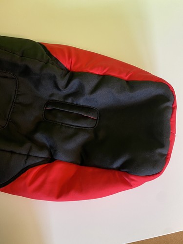 Bugaboo Bee Cocoon with Head Support - Red - Picture 7 of 19
