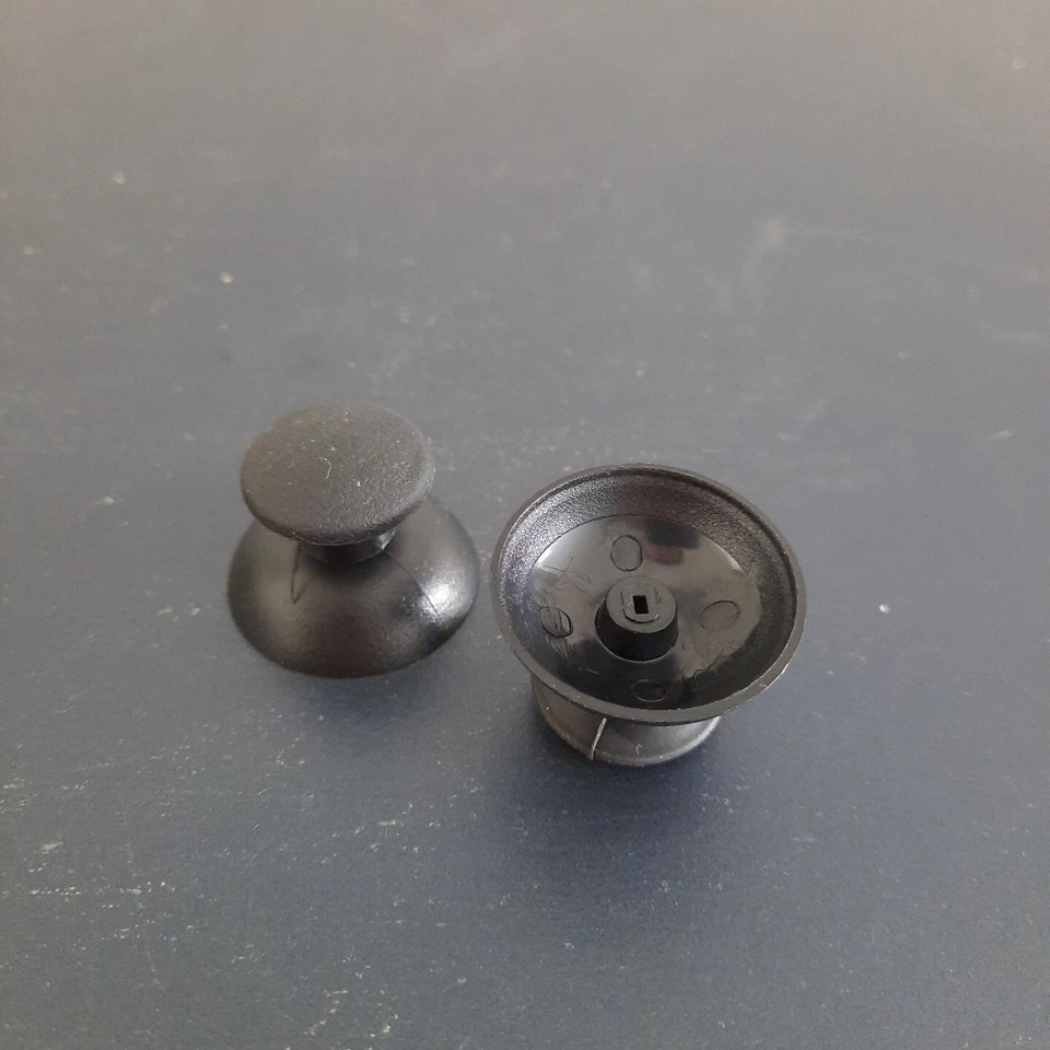 Joystick Stick Manette Ps2 Ps1 PSX Sony PlayStation 2 Noirs Lot De 2 Small Hole - Photo 2/2