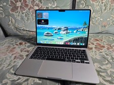 Apple MacBook Air 13 inch M3 8c/10c 16GB 512GB - 98% Battery -Near Pristine