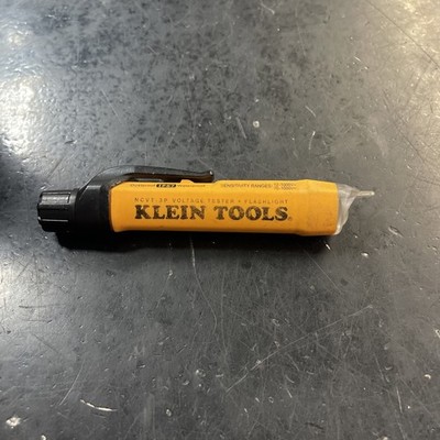 Klein Tools NCVT3P Dual Range Voltage Tester With Flashlight