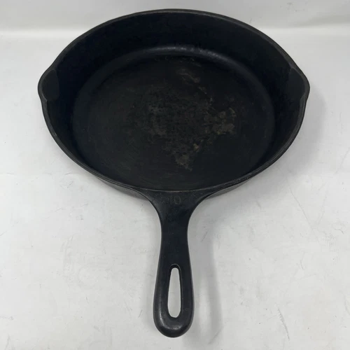 Vintage Unmarked Wagner Ware Cast Iron No. 10 Skillet 11 & 3/4" Diameter