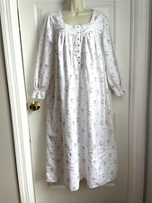 Eileen West Nightgown sz M Flannel White Red Roses Pintucked Heirloom Lace Trim