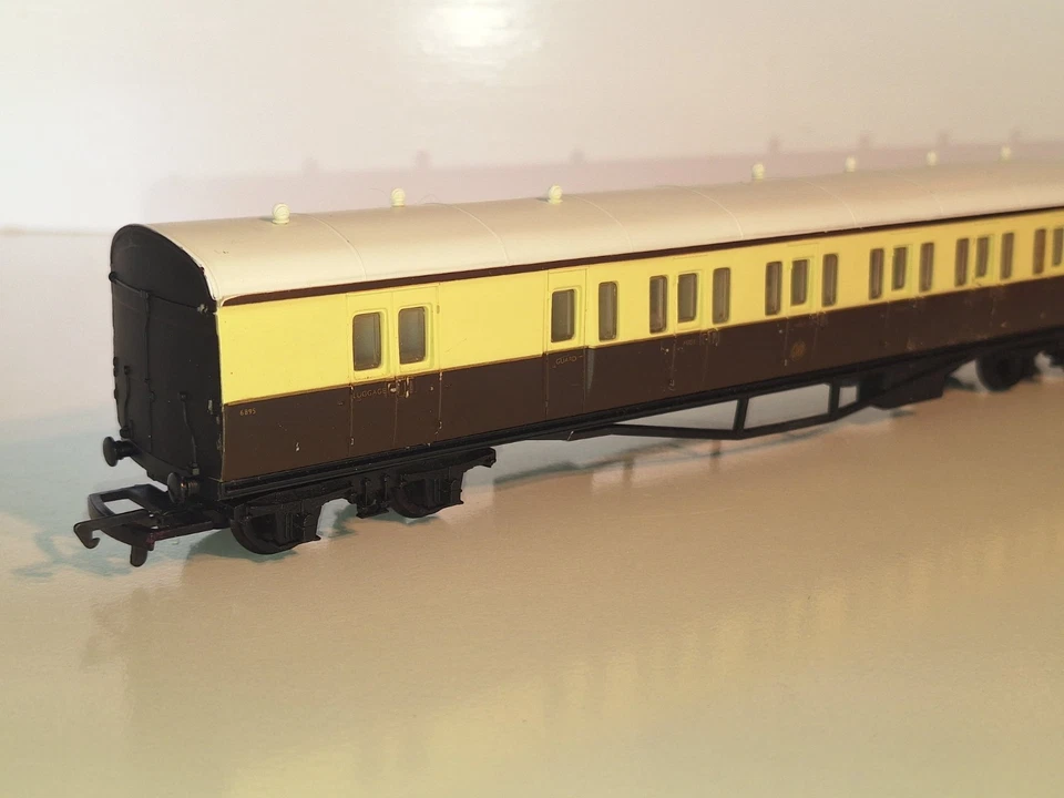 Airfix GWR Brake & 3rd Passenger Carriage. Good Overall Cond. OO Scale. No Box  - Image 3 of 4