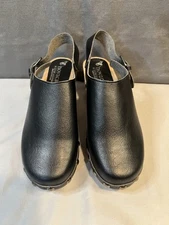 Novacas Black Vegan Leather Clogs With Chunky Heels 5.5