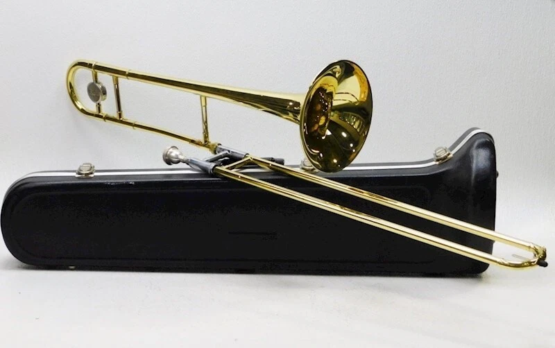 Bach Tenor Trombone. Made in USA. Very Good condition. With case MP