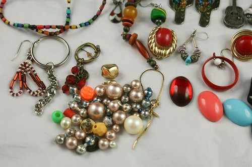 Lote Vintage 111 Cuentas de Piedra Esmalte Metal Joyería Reutilización Usado G29 - Imagen 9 de 12