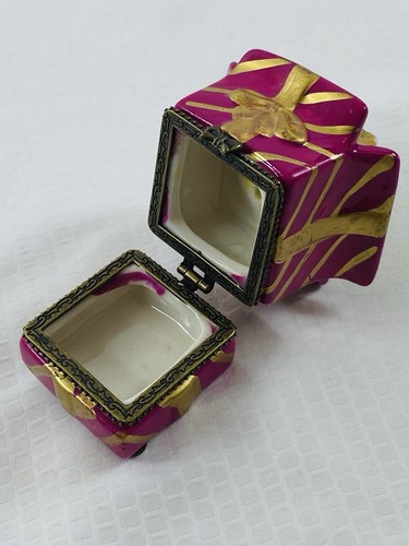 Yorkie Terrier Dog In The Wrapped Gift Box Present Hinged Lid Trinket Box W Bone - Picture 8 of 14