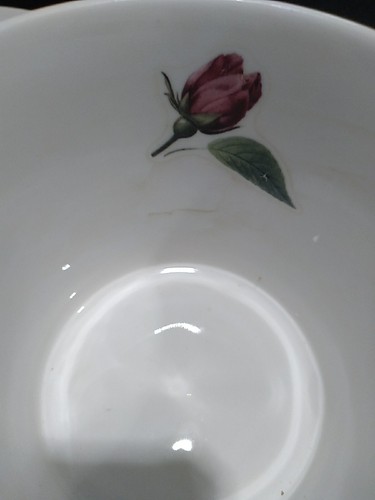 Vintage Roy Kirkham "Redoute Roses" Bone China Cup & Saucer. (185) - Picture 6 of 6