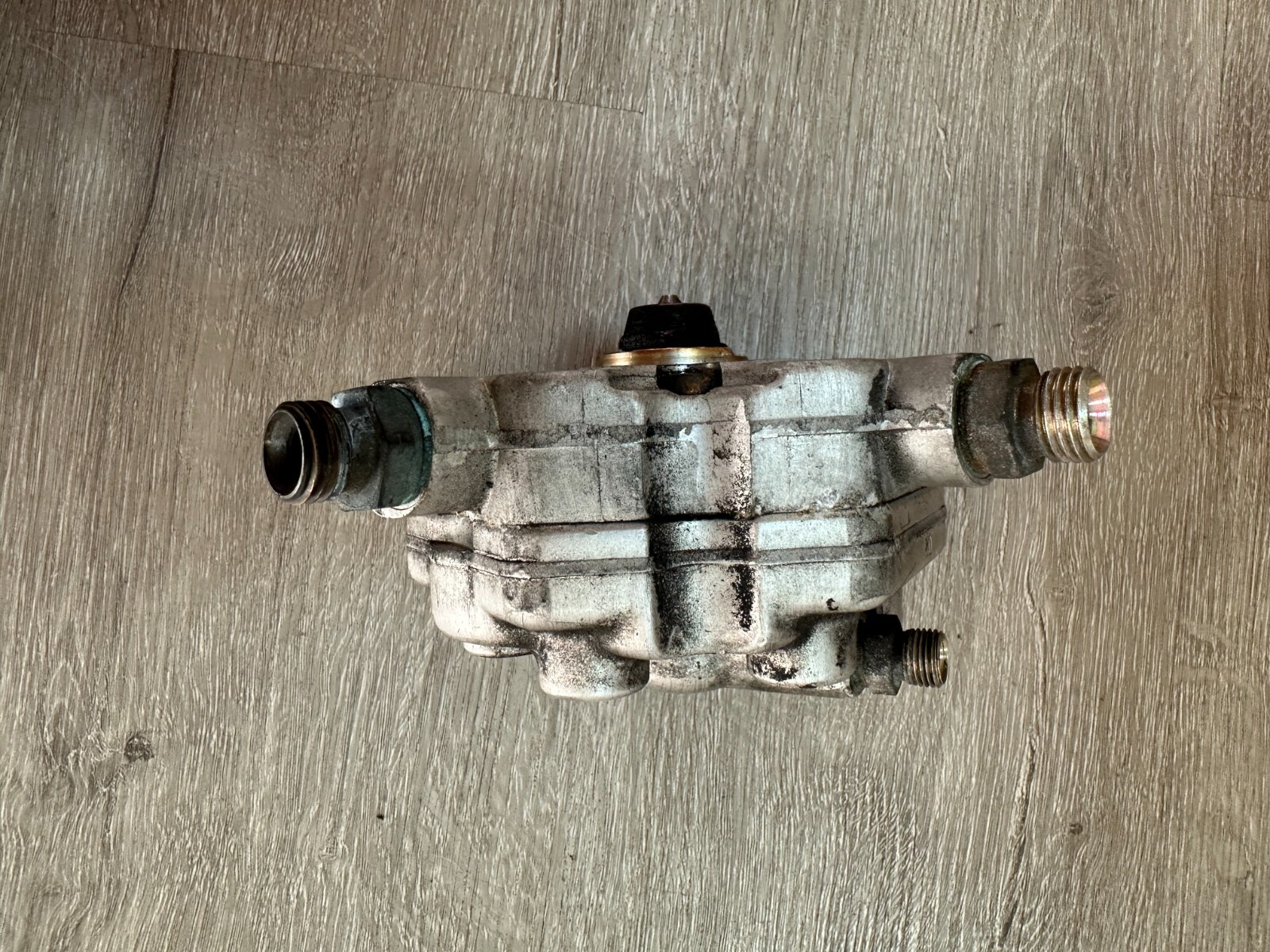 8693 Mercedes 190E 260E 300E 300SE 300TE BOSCH Fuel Distributor 0 438 101 012 eBay