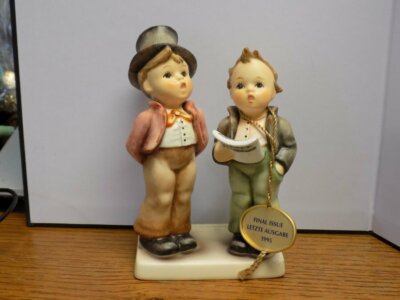 VINTAGE HUMMEL/GOEBEL~DUET~FINAL ISSUE/LETZTE AUSGABE~1995~CROWN~GERMANY