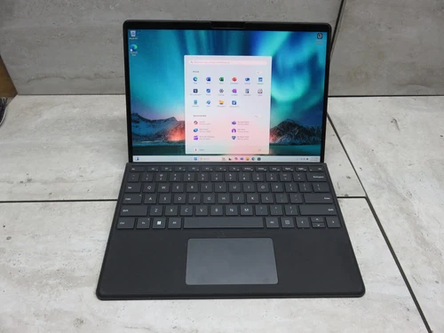 Microsoft Surface Pro 9 TouchScreen i5-1235U 8GB 256GB WINDOWS 11 PRO