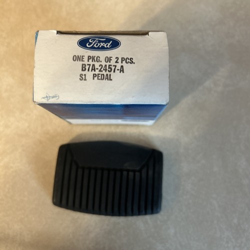 NOS FORD BRAKE CLUTCH PEDAL PAD (1) #B7A-2457-A FAIRLANE TRUCK MERCURY 1957-1978 - Picture 3 of 8