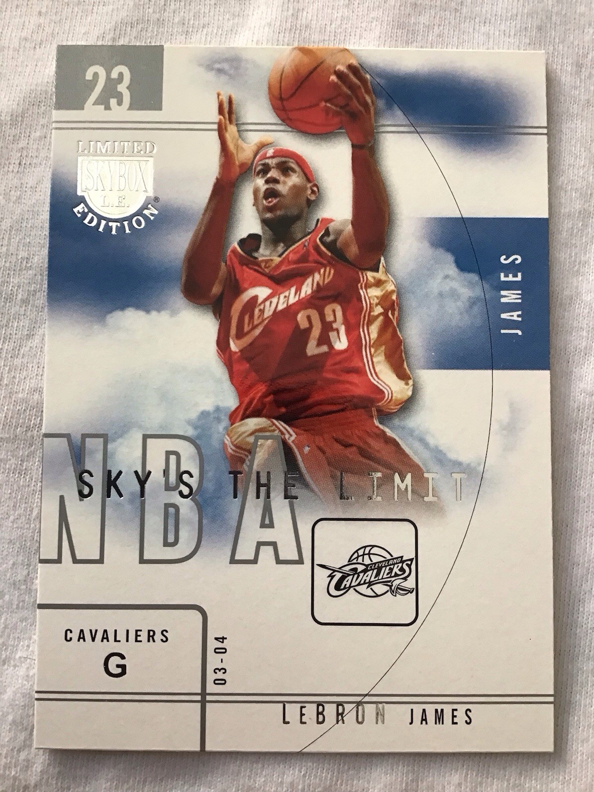 LeBRON James - RC - SKY'S THE LIMIT - Skybox LE - 2003