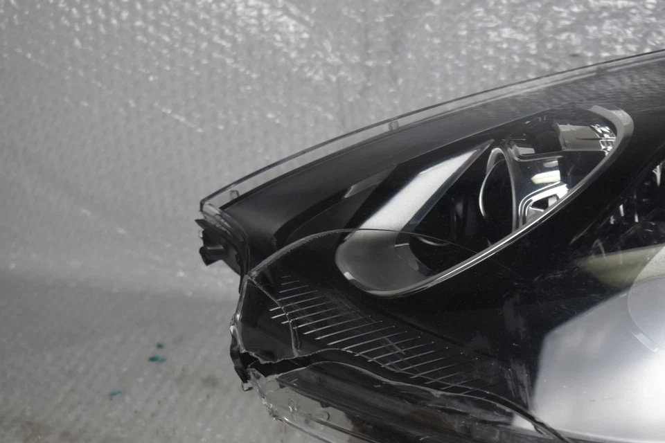 PORSCHE MACAN LEFT SIDE HEADLIGHT 2015-2018 OEM 95B 941 031 CS - Image 2 of 4