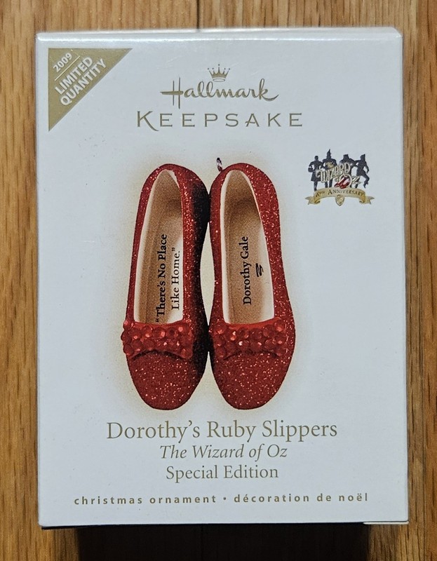 2009 HALLMARK KEEPSAKE DOROTHY'S RUBY SLIPPERS WIZARD OF OZ SPECIAL LTD ORNAMENT