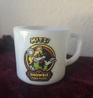 vintage 1980s anchor hocking mitzi showbiz pizza place milk glass mug