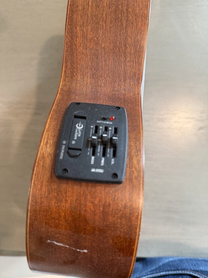 Luna Guitarras Tatuaje Caoba Soprano Ukelele Caoba Acústico Eléctrico Foto 2 de 3