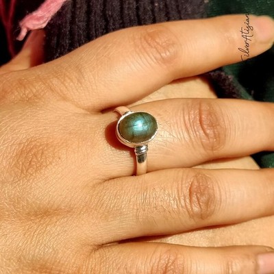 Handmade 925 Silver Labradorite Ring: Minimalist Gemstone Jewelry All Size