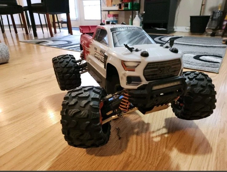 Arrma granite 4x4 3s blx Brushless Monster Truck  - Image 4 of 4