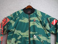 Jordan Jacket Mens Medium Green Camo Bomber Q...