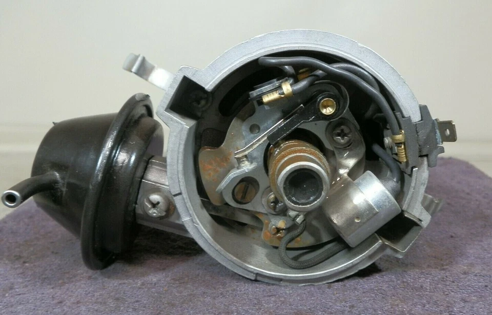 Distribuidor de encendido Datsun B210 F10 L4 1975-1977 1,4 L - #22100-M2351 D4A611 Foto 3 de 4