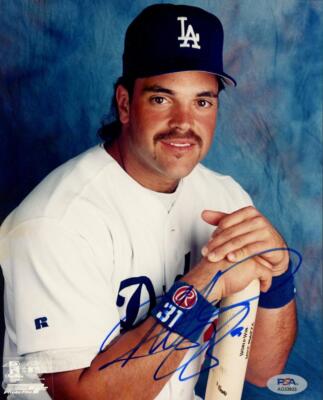 MIKE PIAZZA signed 8x10 photo (Dodgers - autograph) HOF - PSA/DNA