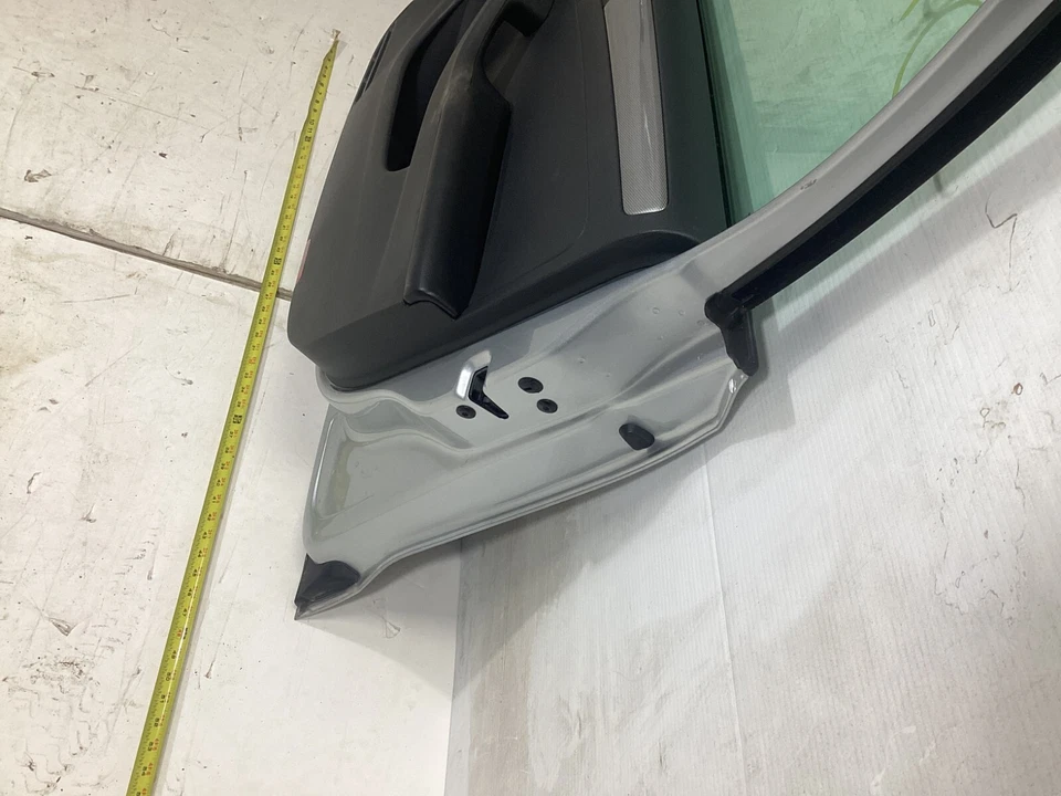 2011 - 2018 Volkswagen Jetta Front Right Side Door W/ Door Panel / Window OEM . Foto 3 de 4