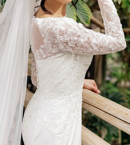 Wedding Dress - Picture 5 of 18
