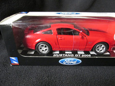 1:43 Ford MUSTANG GT 2005 Red New in Box