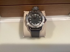 Omega Seamaster Diver 300m grey dial 42mm 210.30.42.20.06.002 mesh bracelet