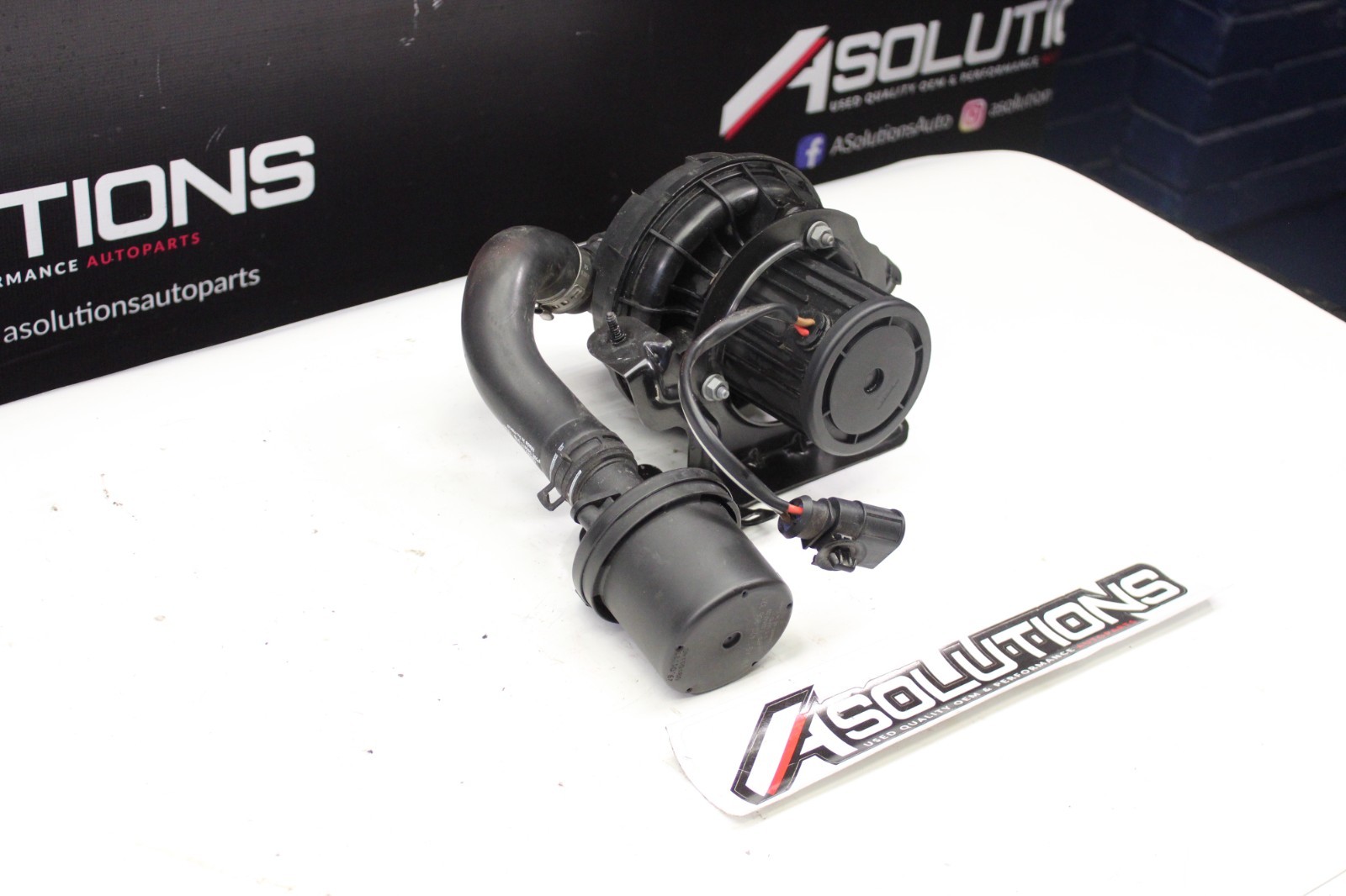 LAMBORGHINI HURACAN LP610 580 DRIVER LEFT AIR INJECTION PUMP OEM 4S0906601