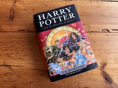 Harry Potter and the Deathly Hallows First Edition English Hardback 2007