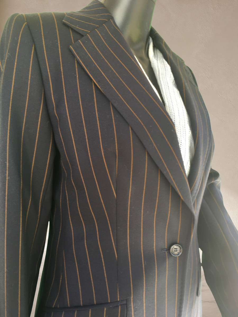 Authentic Dolce & Gabbana Women's Pinstripe Wool Suit IT 44 US 8 Made in Italy View 3