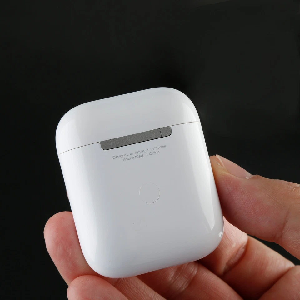 for Apple iPhone 2 n d Generation Left Right Pods with Wireless Charging Case * - Image 2 of 4