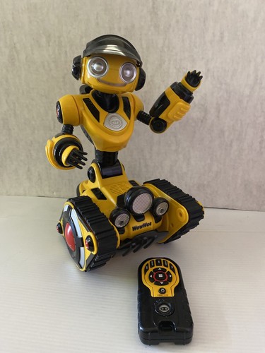 Roborover Wowwee Robot Robotics A Fusion Of Technology & Personality Yellow+Box - Picture 1 of 12