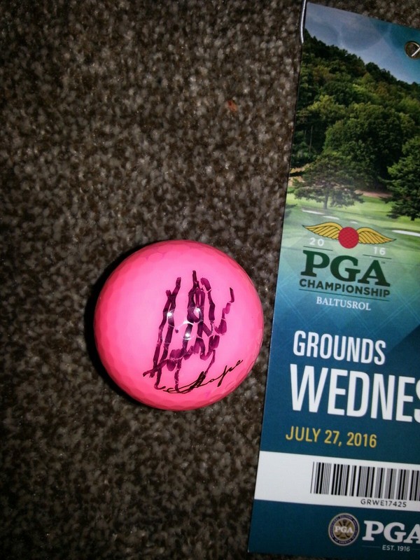 Henrik Stenson and Danny Lee signed Wilson Pink Hope golfball