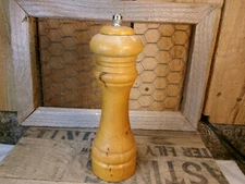 Vintage Chef Specialties Wooden Pepper Mill ~ Salt Shaker
