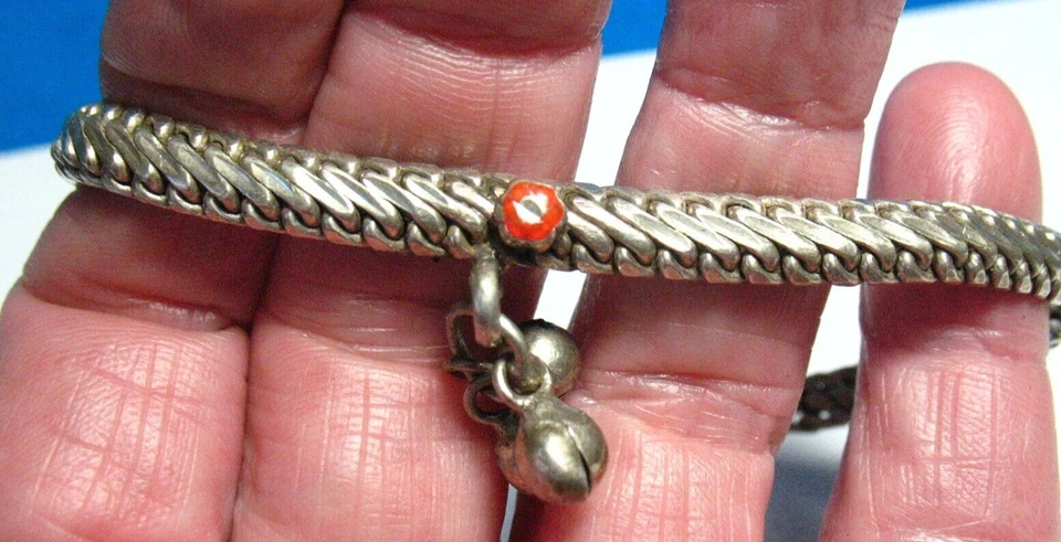 HALLMARK H20 SILVER ENAMEL BRACELET WITH BELLS ETHNIC VIBE 7 INCHES LONG Foto 2 de 4